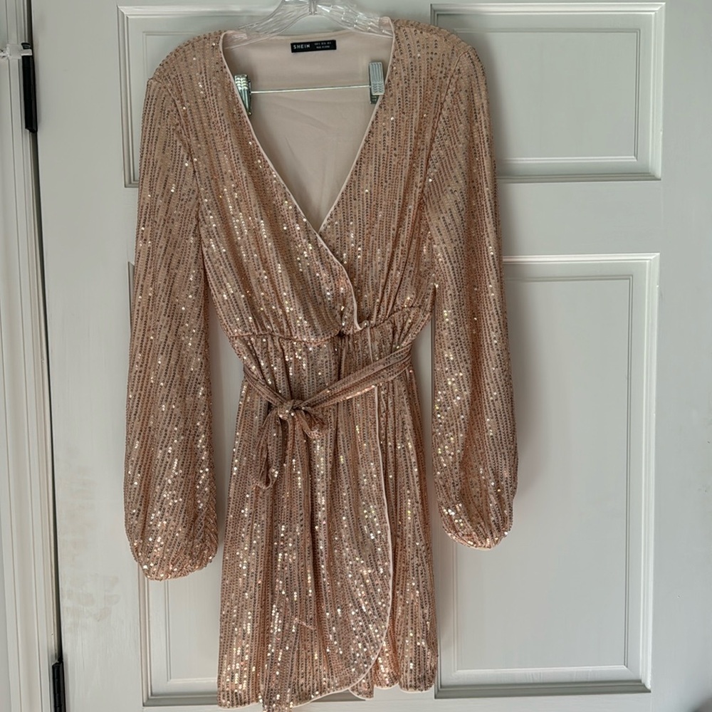 SHEIN champagne, gold sequin wrap dress Sz small 4